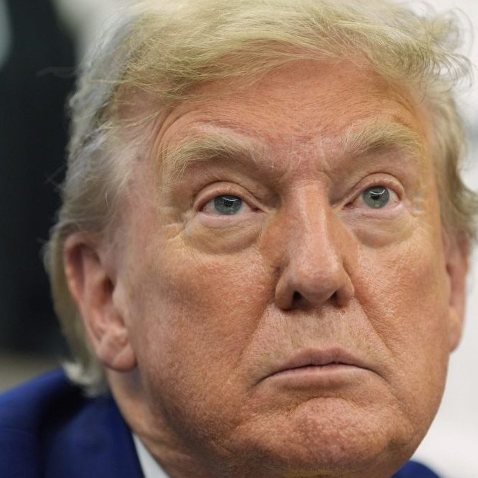 Trump sa o útoku na Irán rozhodne v priebehu najbližších dvoch týždňov, informoval Biely dom