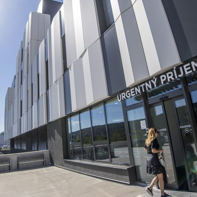 Ortopedické oddelenie v Nemocnici Bory žiadalo od pacientov tisíceurový poplatok za služby, ktoré nechceli