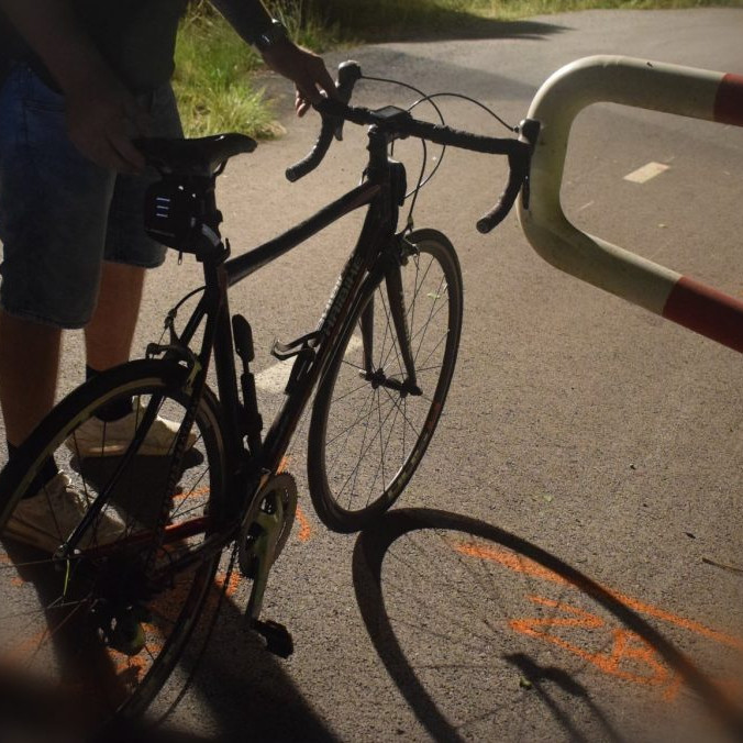 Jazda na bicykli sa mu stala osudnou: Muž (†47) v Lučenci neprežil náraz do zábrany