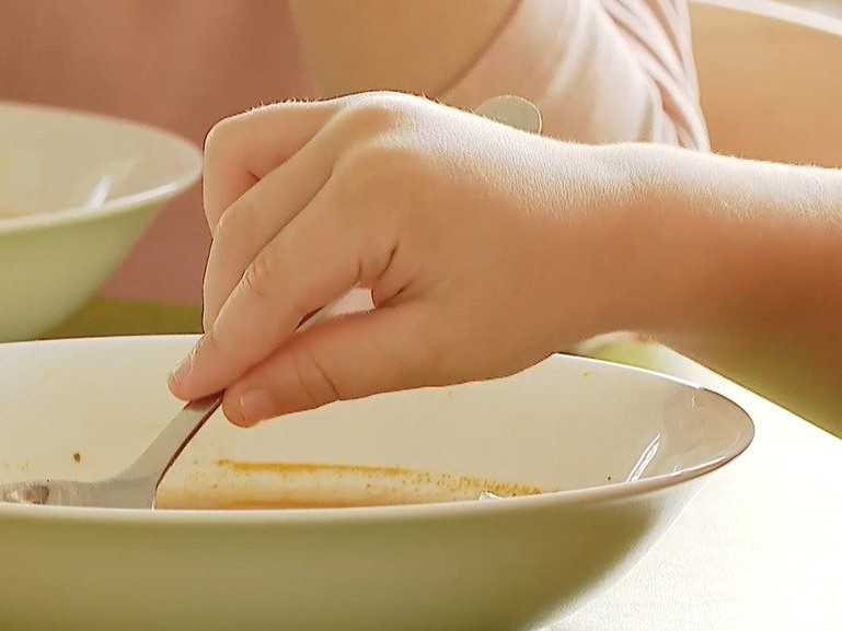 Na Slovensku trápi chudoba aj deti. Často žijú v zlých podmienkach a prijímajú nevhodnú stravu