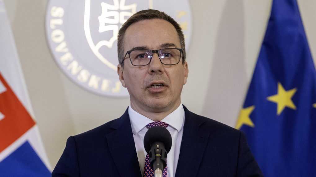 Niektorí zamestnanci by mohli odísť do dôchodku skôr, navrhuje E. Tomáš. Odborníci varujú pred dierou na trhu práce