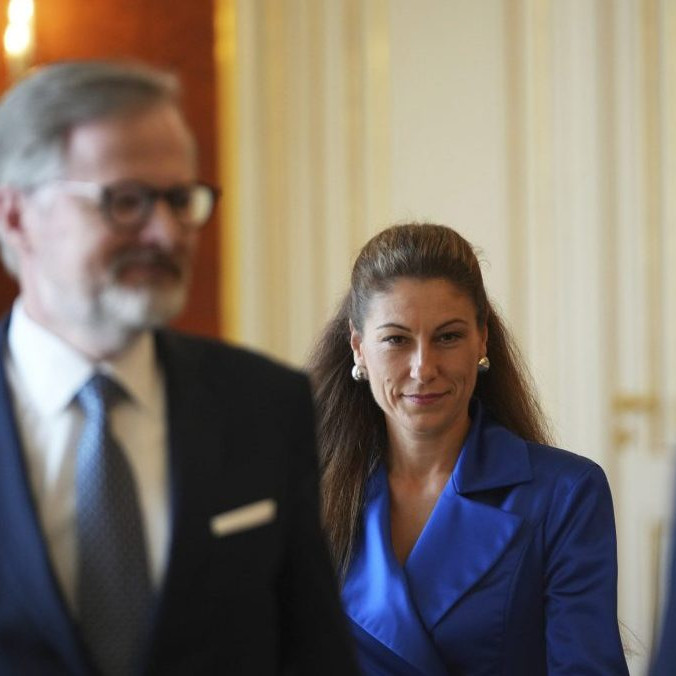 Česká opozícia nemala dostatok hlasov, vláda Petra Fialu hlasovanie o vyslovení nedôvery ustála