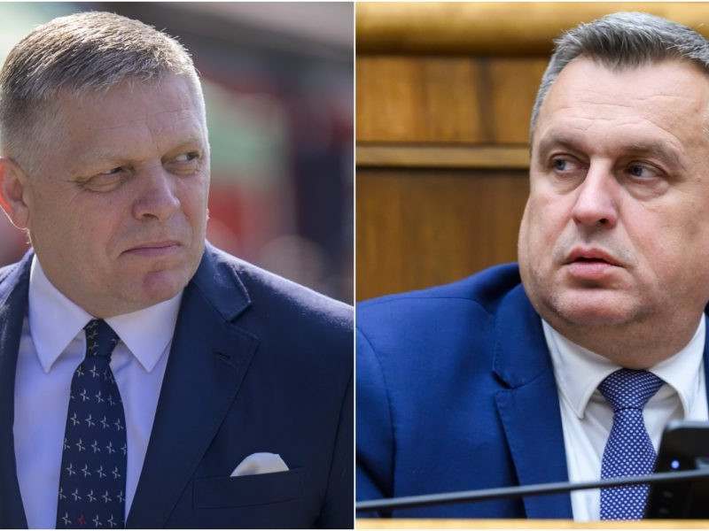 Na snímke zľava Robert Fico a Andrej Danko.