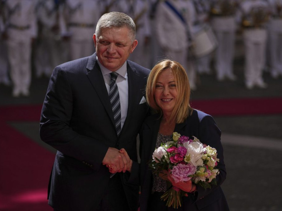 Robert Fico sa stretol s Giorgiou Meloniovou.