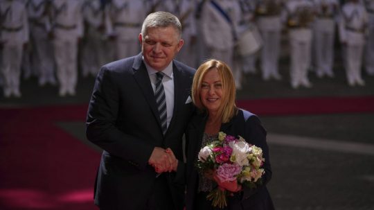 Robert Fico sa stretol s Giorgiou Meloniovou.