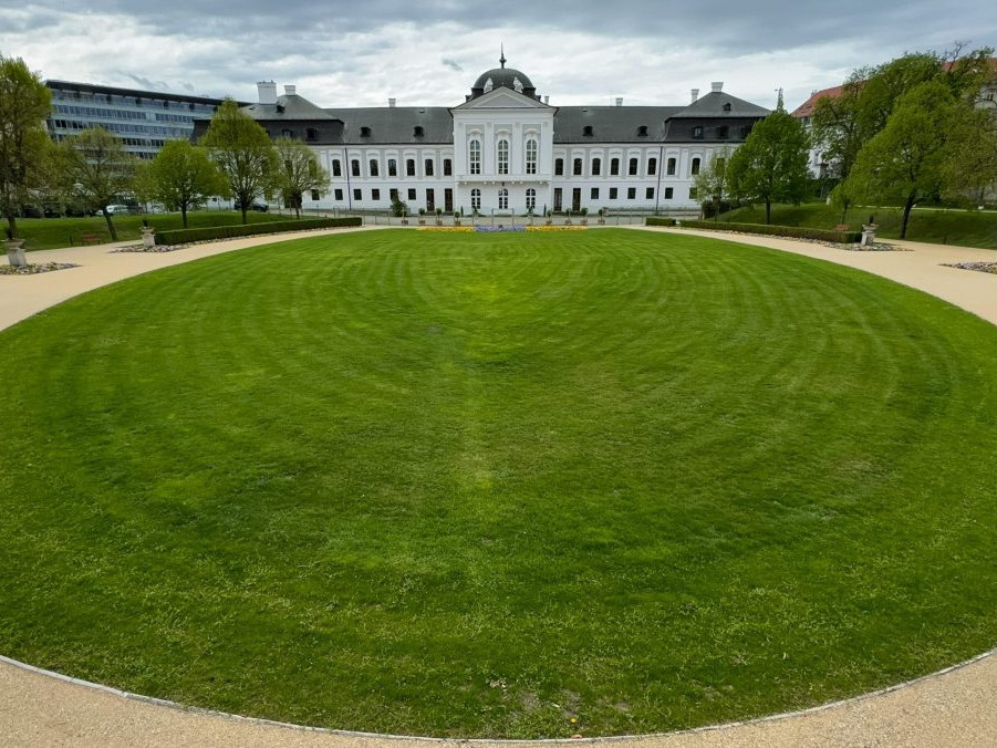 Na snímke priestory Grasalkovičovej záhrady.