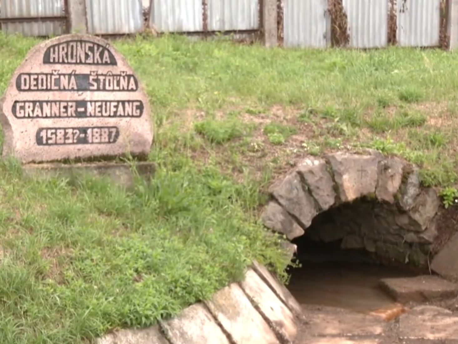 Štôlňa je súčasťou banského náučného chodníka.