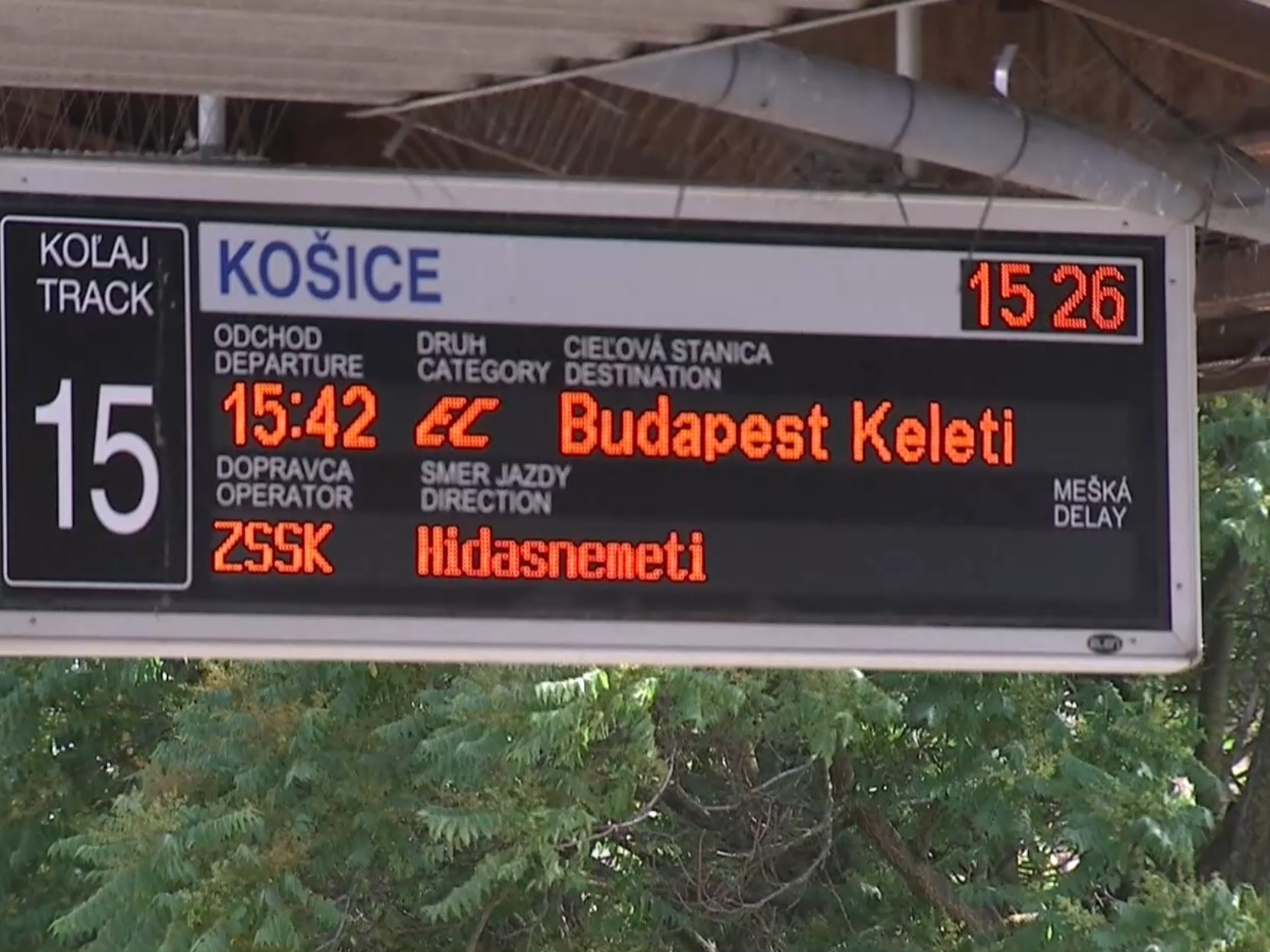 Prevádzka vlakového spojenia si vyžaduje dohodu medzi všetkými troma krajinami.