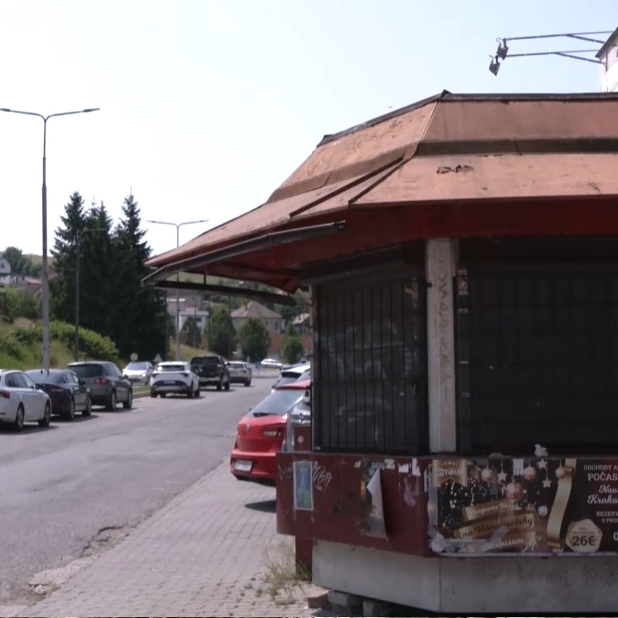 Stratili svoj význam, zostali ako päsť na oko: Nevyužívané novinové stánky by mali z Banskej Bystrice úplne zmiznúť