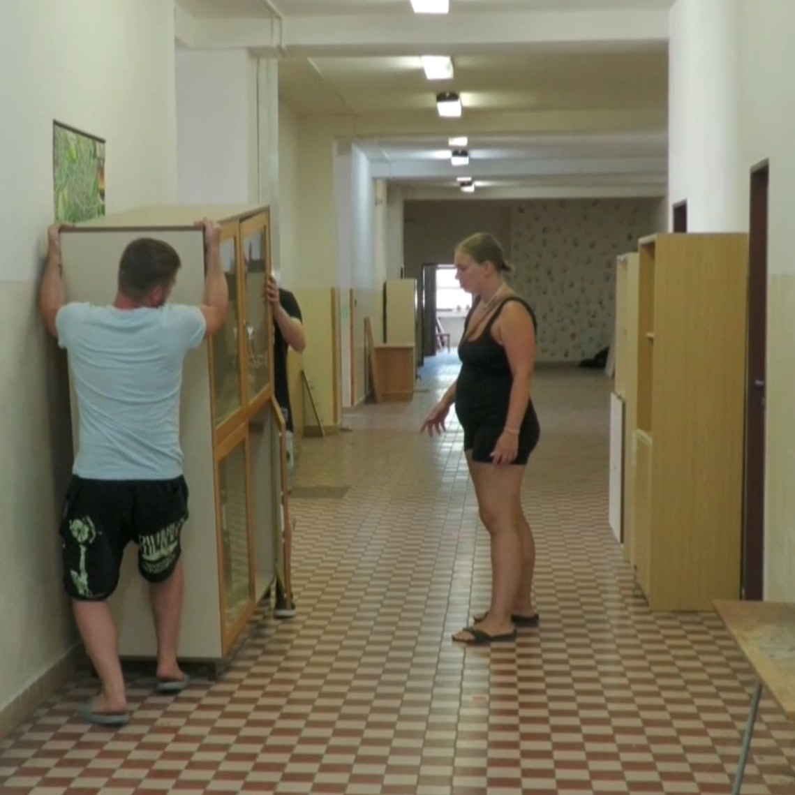 Niektorí ušetrili za odvoz, iní si ľahšie zariadia chalupu či dielňu: Starý nábytok dostal druhú šancu