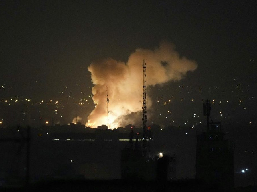 Dym po výbuchu v iránskom Teheráne.