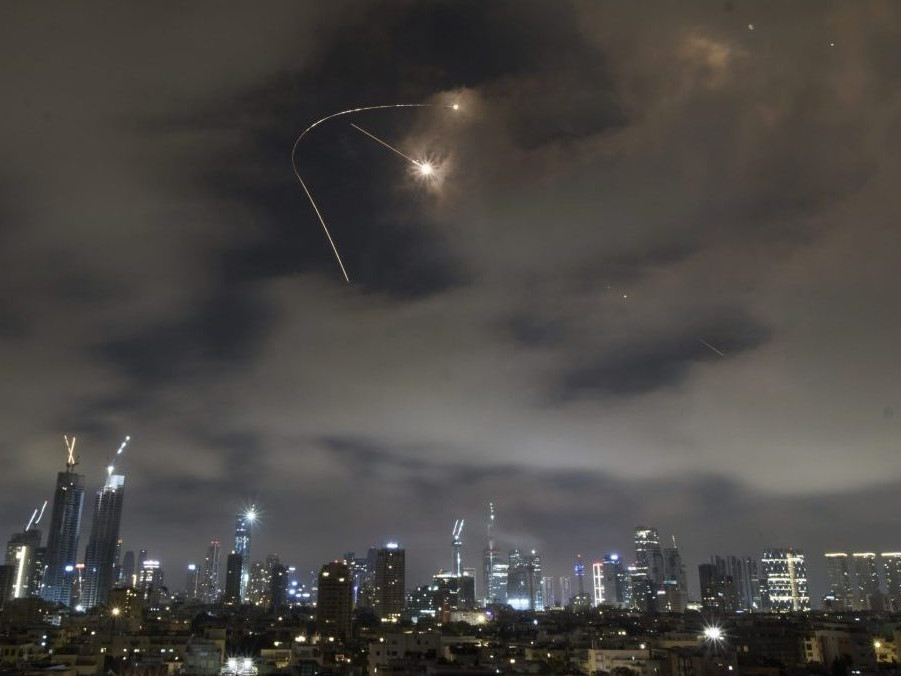 Na snímke pohľad na protivzdušnú obranu nad Izraelom.