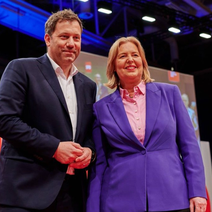 Nemecká vládna SPD si na zjazde v Berlíne zvolila novú dvojicu lídrov strany