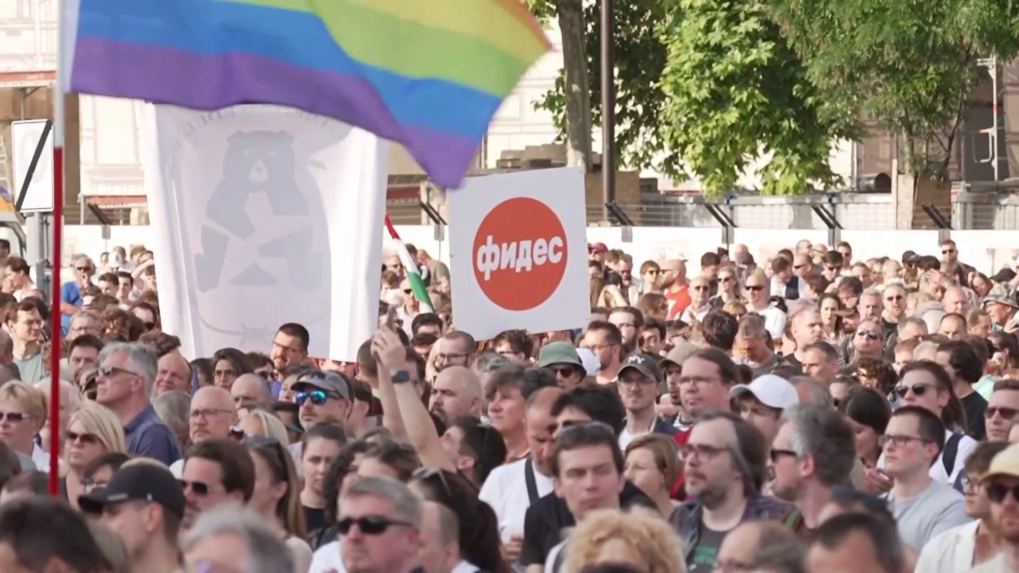 Demonštrácia proti Orbánovmu zákonu o transparentnosti: Centrum Budapešti zaplnili tisícky protestujúcich