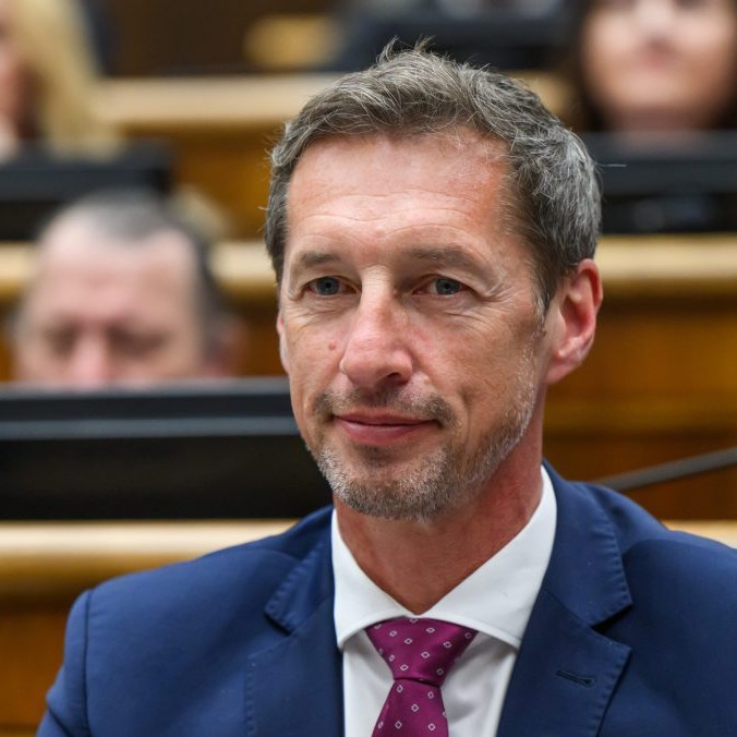 KDH a Kresťanská únia oznámili dohodu s koalíciou na zmene ústavy, dodajú potrebné hlasy