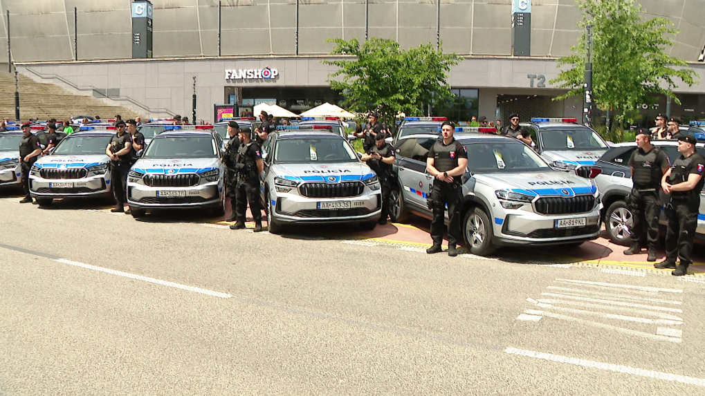 Na bezpečnosť počas ME U21 budú dohliadať aj policajti zo zahraničia. K dispozícií budú nové policajné autá a telové kamery