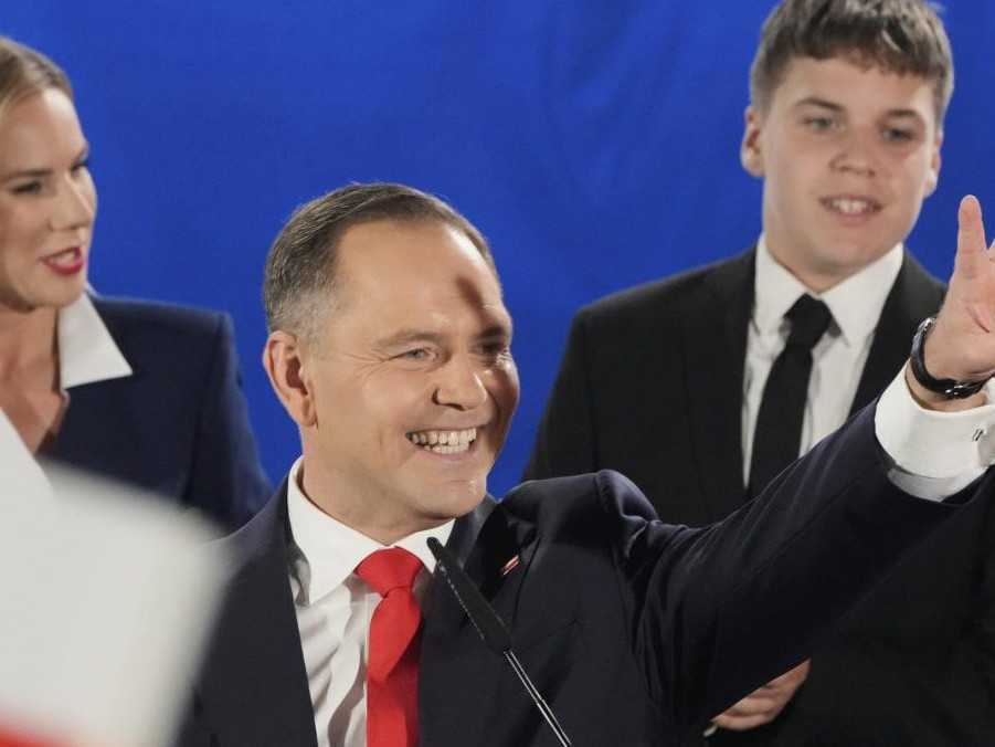 Prezidentské voľby v Poľsku: Aktualizovaný prieskum obrátil karty, s tesným náskokom vedie Nawrocki