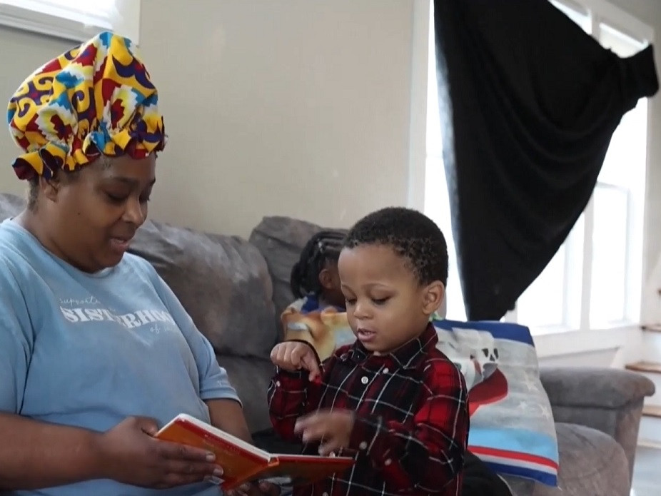 Matka troch detí závislá od potravinovej pomoci.