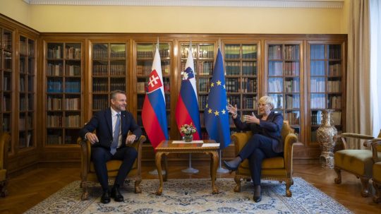 Na snímke Peter Pellegrini a slovinská prezidentka Nataša Pircová Musarová.