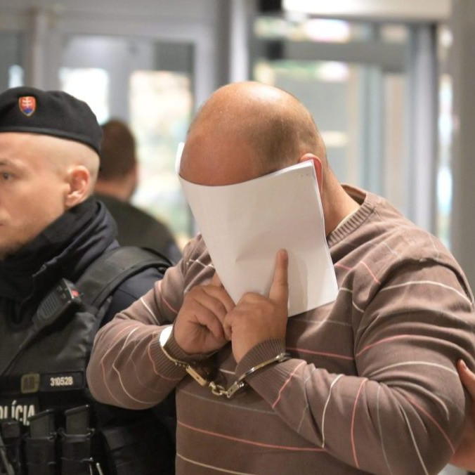 Trest pre expolicajta M. Árvaia, ktorý v Košiciach zabil muža bez domova, je právoplatný