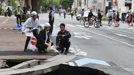 prepadlina v ceste v Japonsku