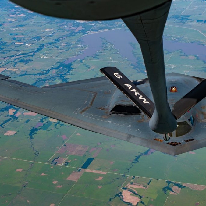USA na Irán zaútočili najdrahším vojenským lietadlom. Bombardér B-2 je pre radary neviditeľný