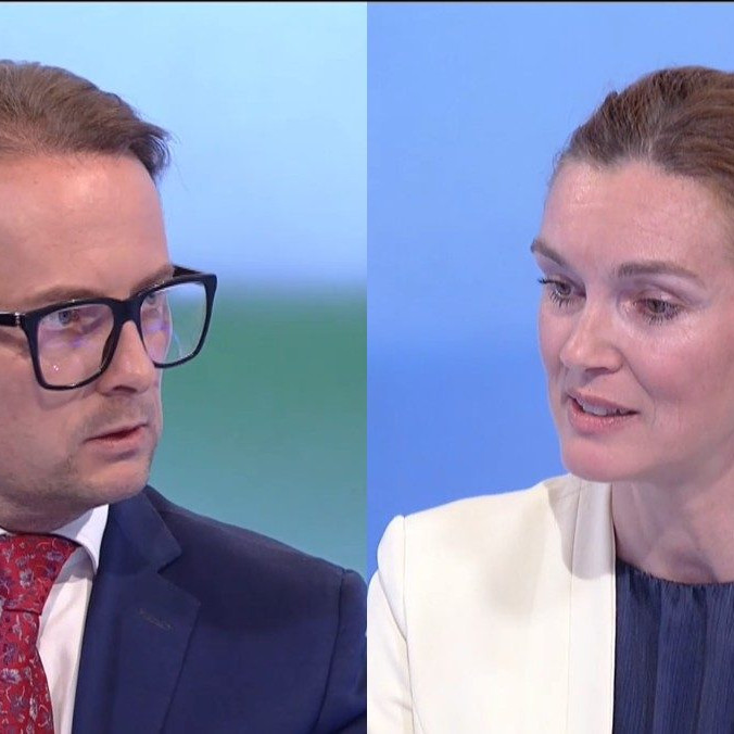 Politológ M. Řádek: Novela ústavy je hodnotovo prázdna. Je to politická pasca R. Fica pre opozíciu