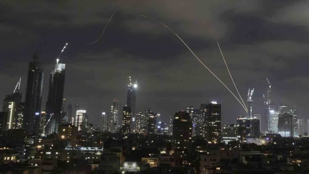 Izrael spustil ďalší letecký úder na Irán, moslimská krajina odpovedala raketovým útokom