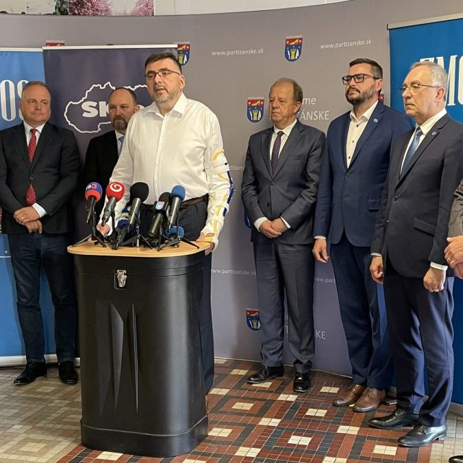 ZMOS považuje zmrazenie eurofondov za nefér. Samosprávy sa chcú stretnúť s ústavnými činiteľmi