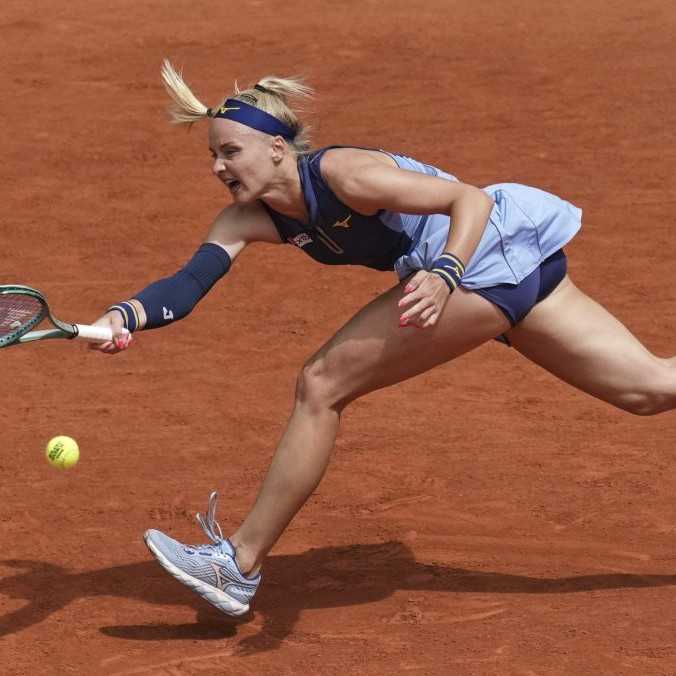 Šramková končí na Roland Garros aj vo štvorhre, s partnerkou Tomovovou prehrali v osemfinále