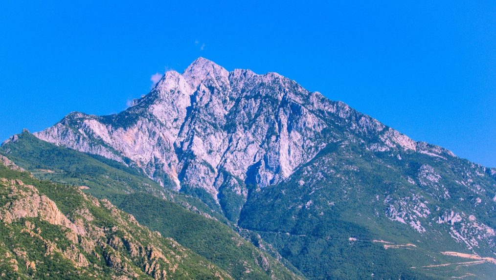 Časť Grécka zasiahlo zemetrasenie, otrasy ľahko poškodili budovy