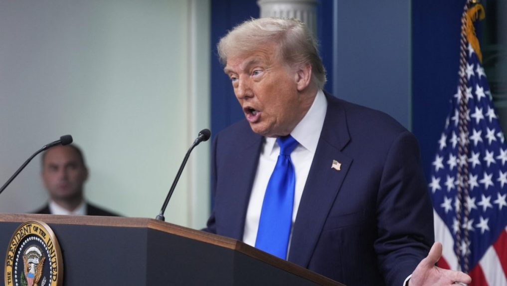 Najvyšší súd v USA obmedzil právomoci federálnych súdov, rozviazal tým ruky Trumpovej administratíve