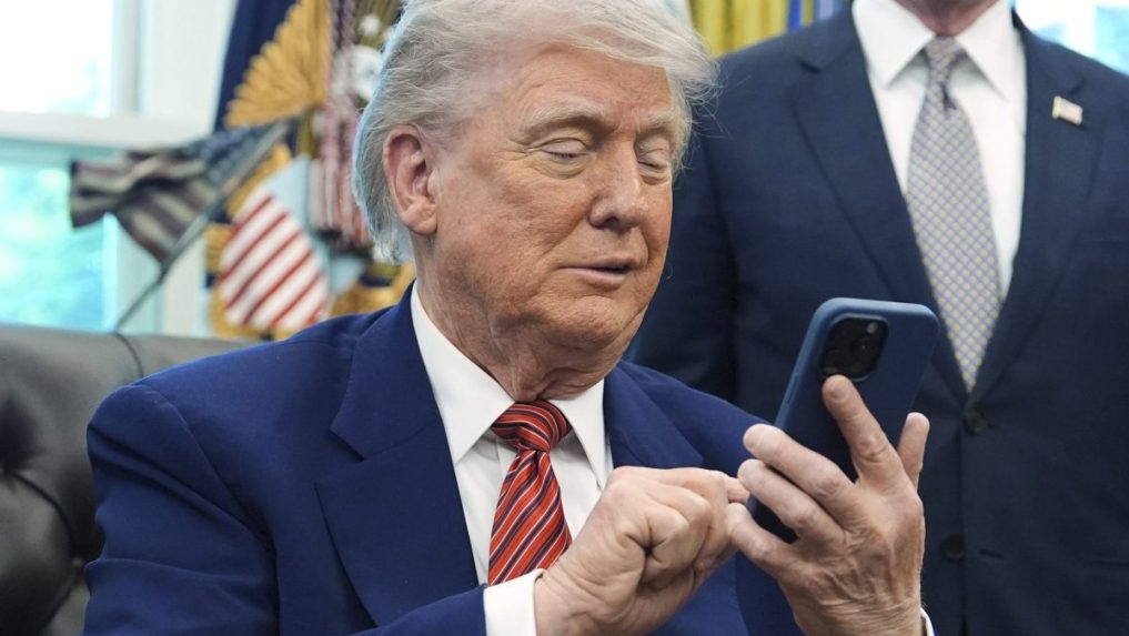 Trump opäť telefonoval s Putinom, na dosiahnutie okamžitého mieru medzi Ruskom a Ukrajinou to nevidí