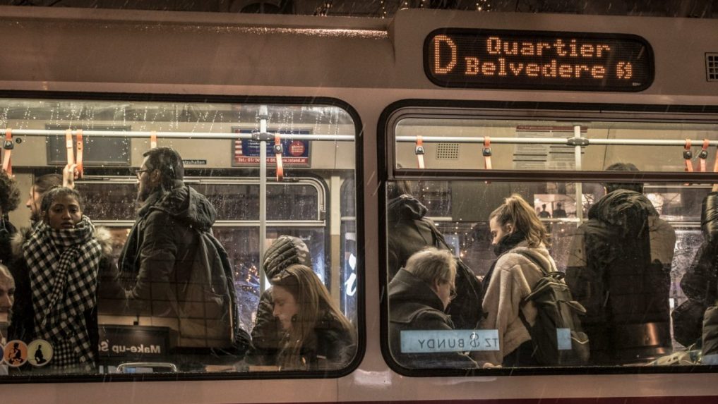 Nepracujú, spoliehajú sa len na štát: V Rakúsku sa otvára debata o sociálnych dávkach, ničí sa dôvera v systém