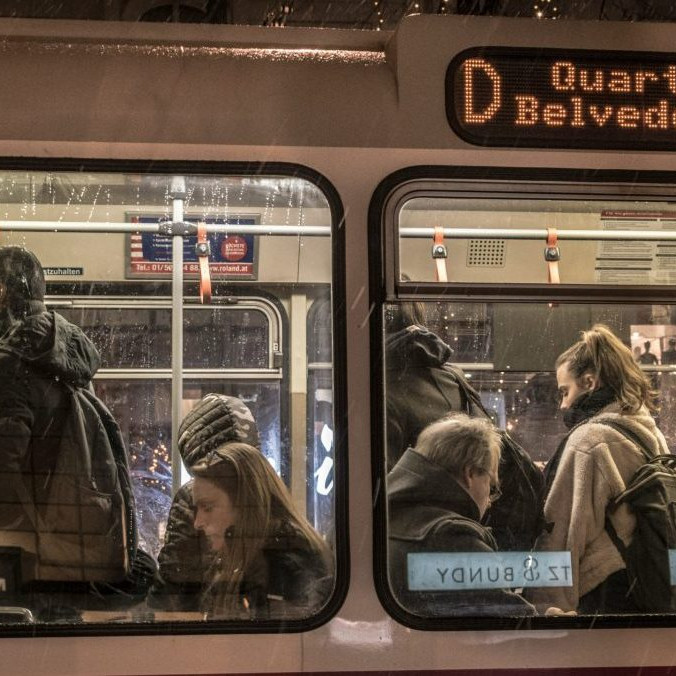 Nepracujú, spoliehajú sa len na štát: V Rakúsku sa otvára debata o sociálnych dávkach, ničí sa dôvera v systém