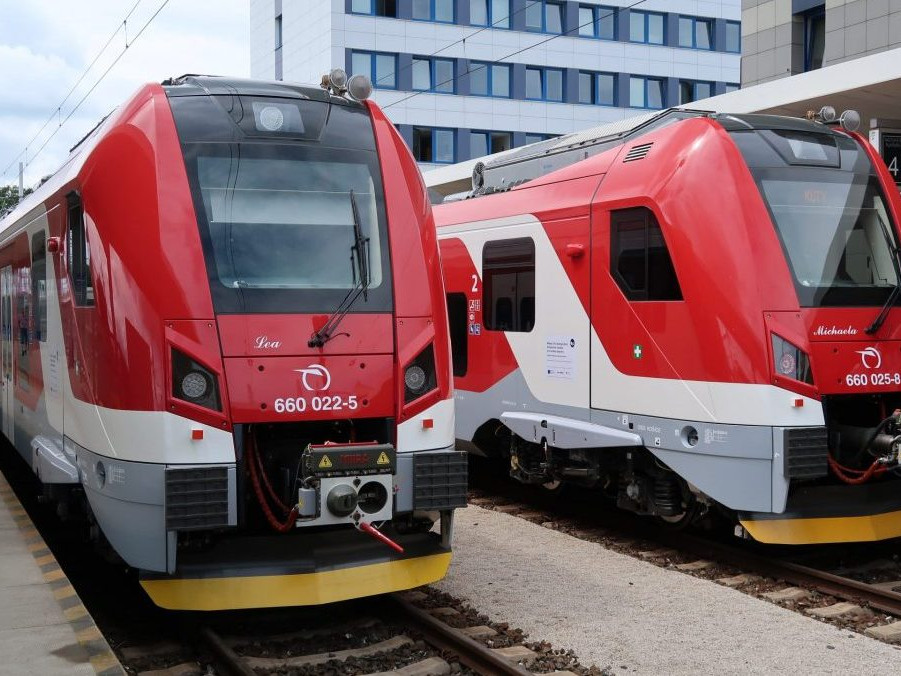 Na snímke prvé vlakové súpravy Panter.