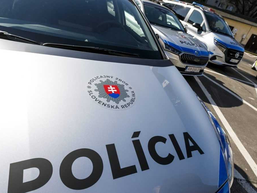 Nový dizajn polepu policajných vozidiel.