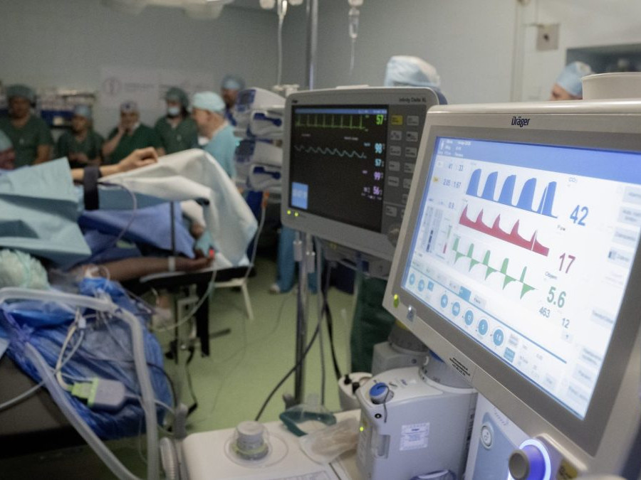 lekári v operačnej sále