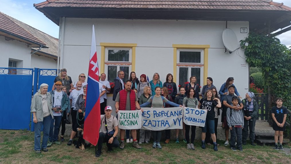 Obyvatelia Podpoľania sa vydali na vyše 40-kilometrový pochod. Vyjadrujú nesúhlas s prečerpávacou elektrárňou