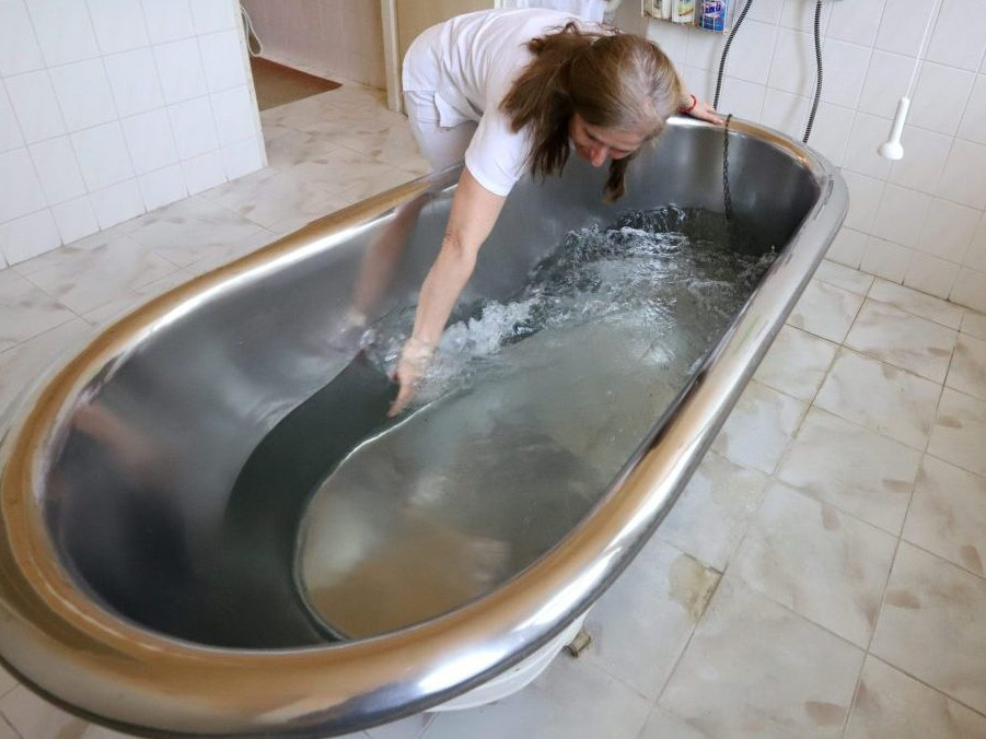 Na snímke vaňový kúpeľ.