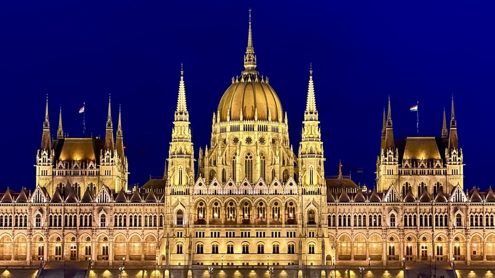 Poľsko definitívne odvolalo veľvyslanca z Maďarska. Varšava dáva najavo, že odmieta kroky Budapešti