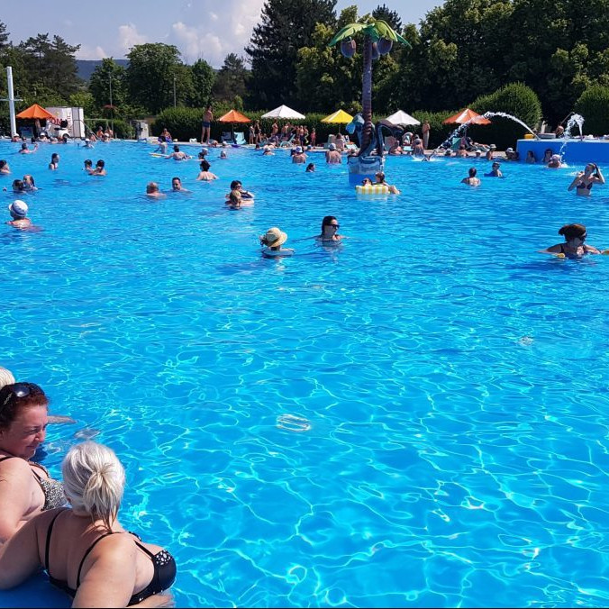 Prítomnosť nebezpečných améb hygienici nepotvrdili. Kúpalisko Vadaš v Štúrove opäť otvorí svoje brány