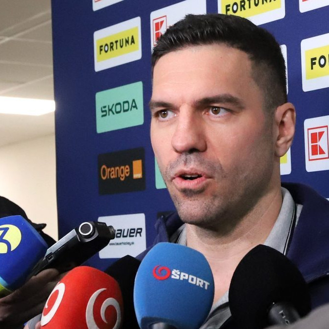 Hokejová dvadsiatka štartuje prípravu na MS aj s hráčmi zo zámoria. Tréner Frühauf: Chceme sa prezentovať agresívnym štýlom