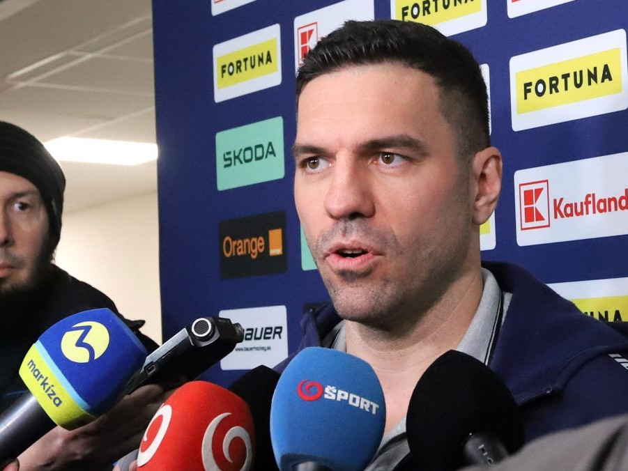 Hokejová dvadsiatka štartuje prípravu na MS aj s hráčmi zo zámoria. Tréner Frühauf: Chceme sa prezentovať agresívnym štýlom