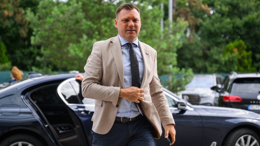 Na snímke podpredseda vlády a minister životného prostredia SR Tomáš Taraba (nom. SNS).