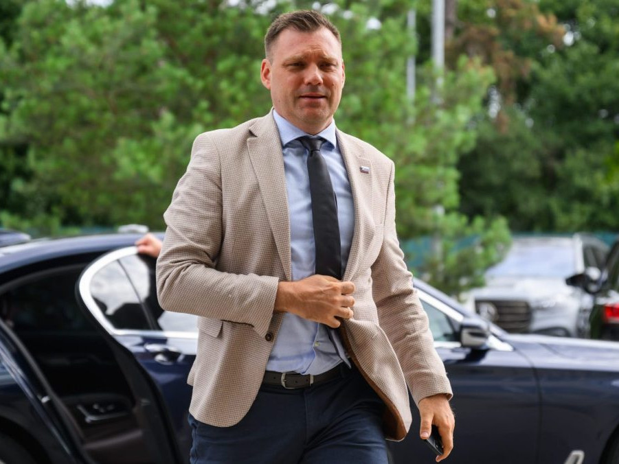 Na snímke podpredseda vlády a minister životného prostredia SR Tomáš Taraba (nom. SNS).