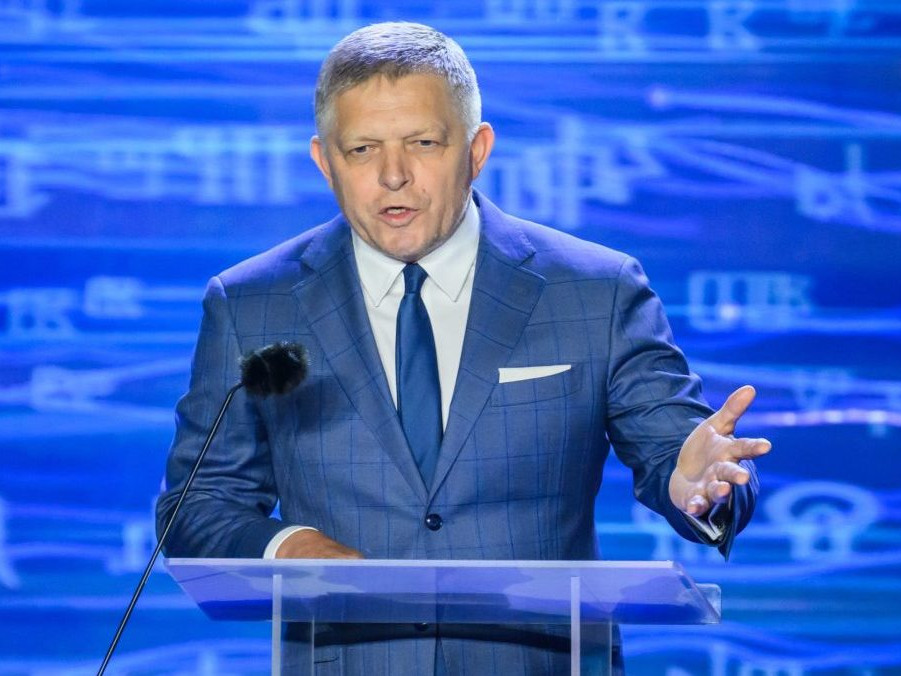 Premiér Robert Fico.