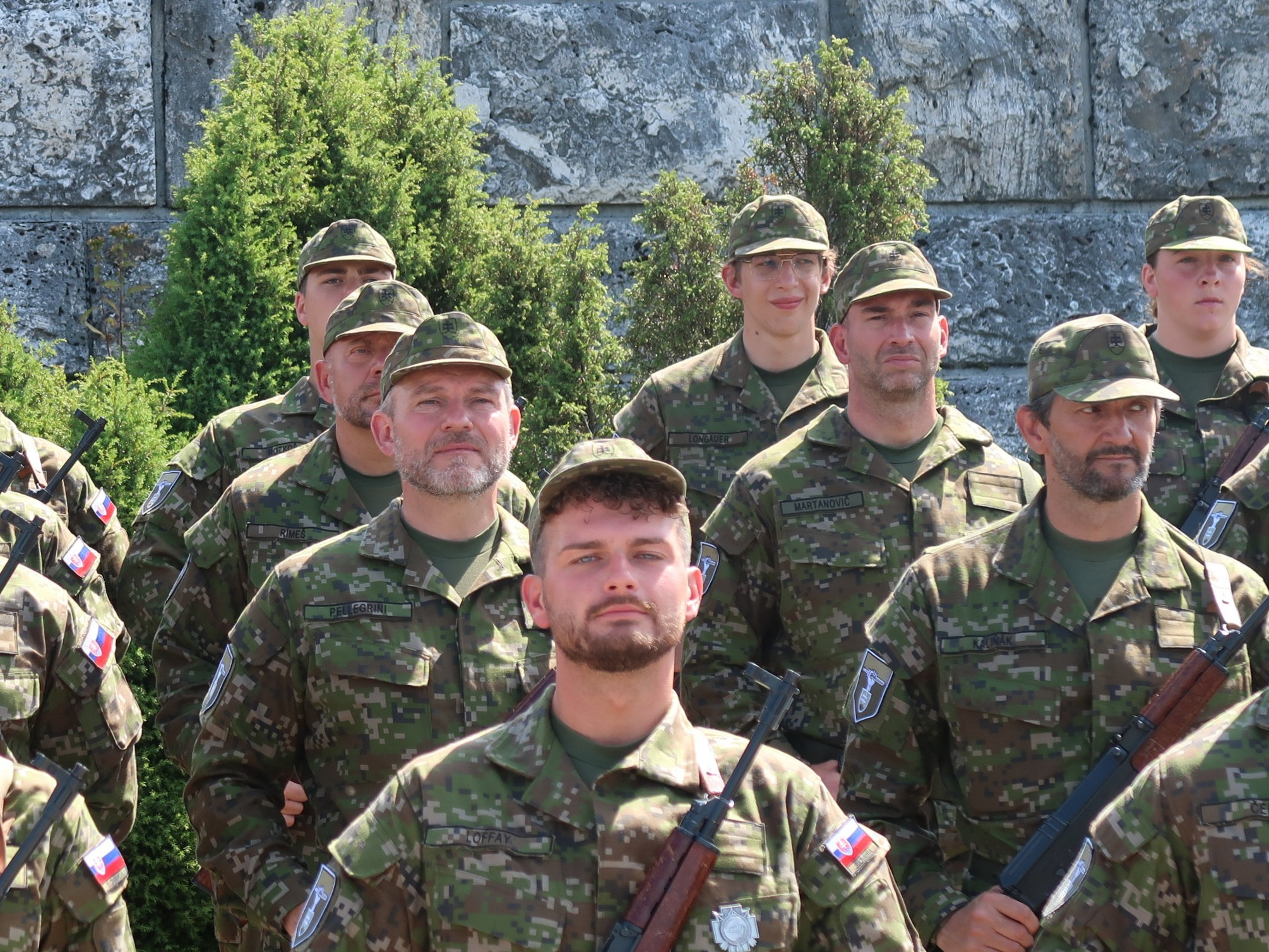 Prísahu zložili aj prezident Peter Pellegrini a minister obrany Robert Kaliňák.
