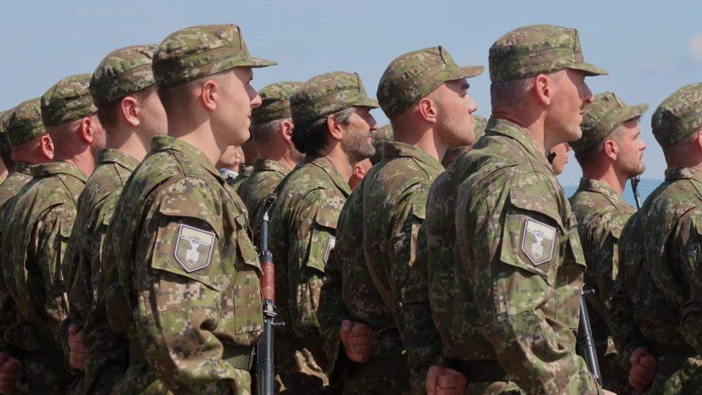 Na snímke účastníci pilotného výcviku Národných obranných síl.