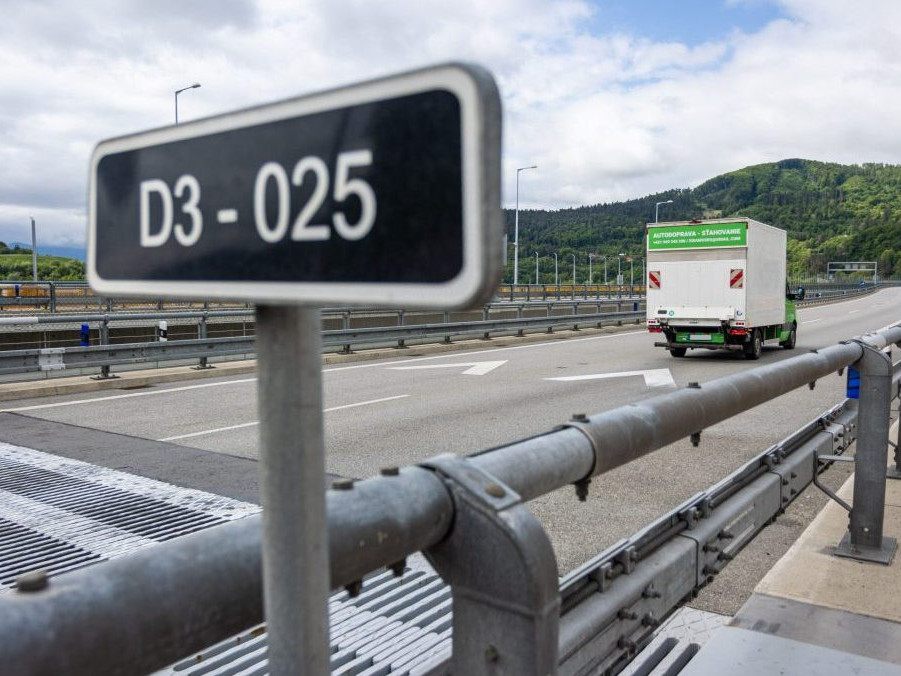 Motoristov na Považí čaká dopravné obmedzenie: Uzávierka diaľnice D3 si vyžiada obchádzku cez Žilinu